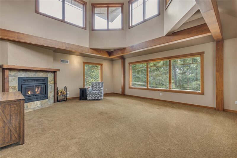 407 Pleasant Drive — photo 2