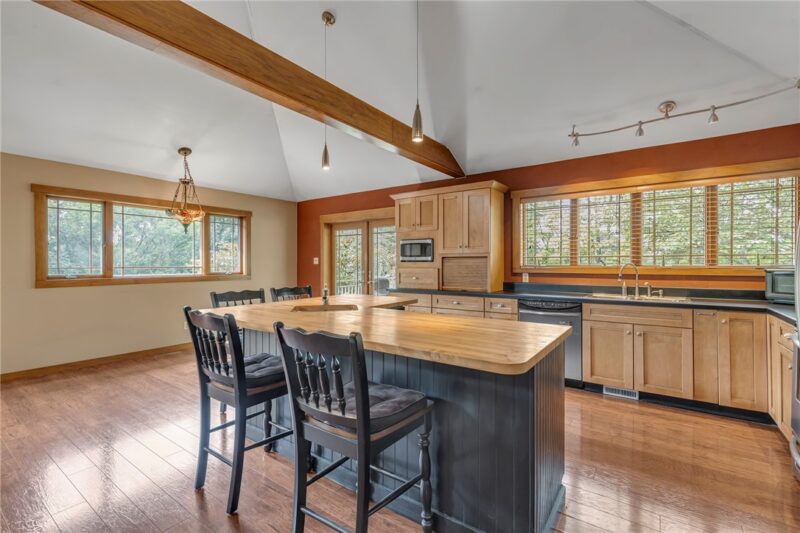 407 Pleasant Drive — photo 8