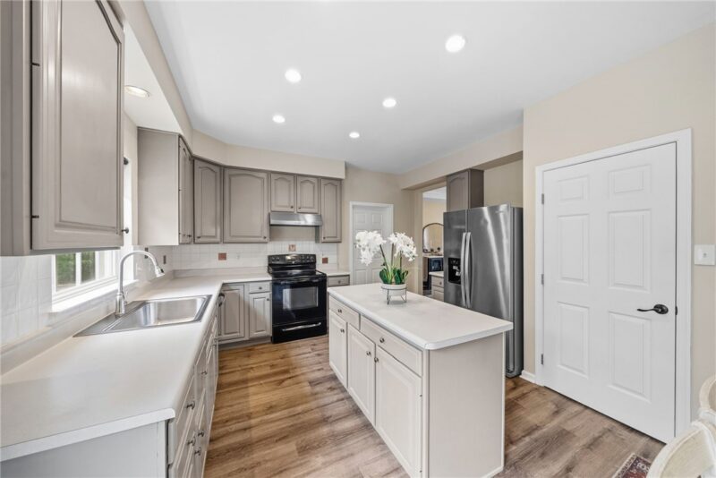 238 Gary Dr — photo 8