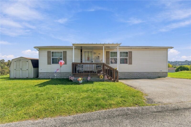 208 KNIGHT DRIVE — photo 2