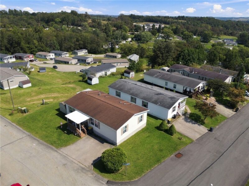 208 KNIGHT DRIVE — photo 3