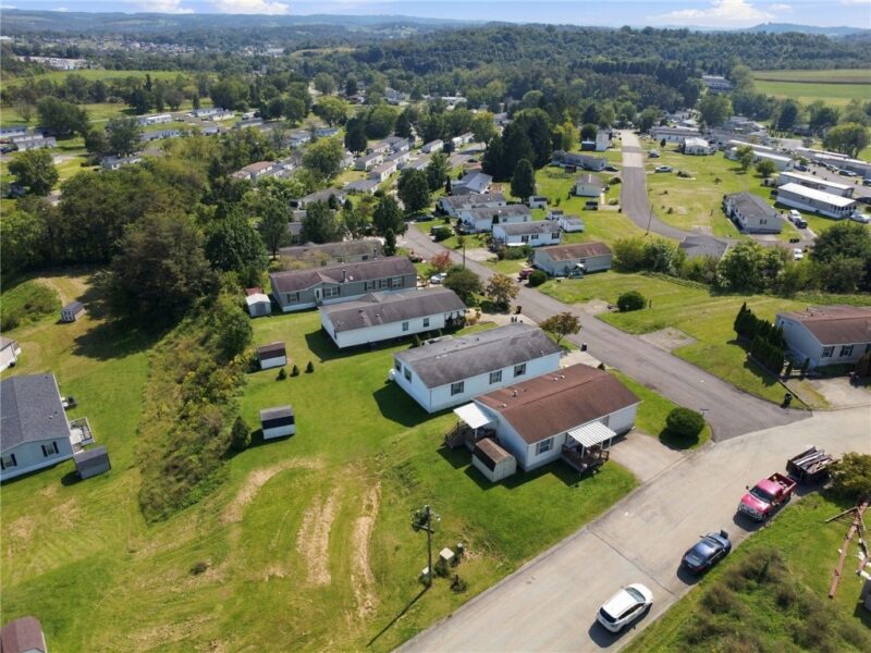 208 KNIGHT DRIVE — photo 4