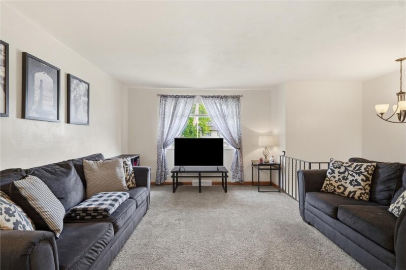 163 Van Dr — photo 4