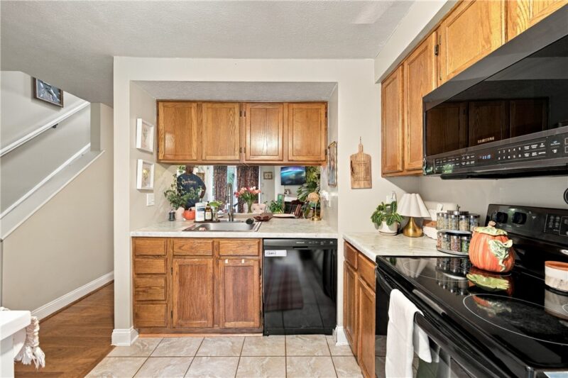 817 Elm Ct — photo 5