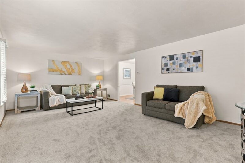 1260 Delfield — photo 4