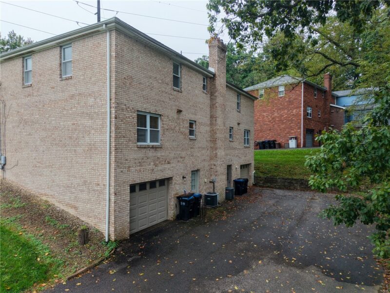 9098 COLLINGTON SQUARE — photo 3