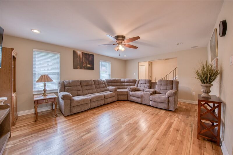 9098 COLLINGTON SQUARE — photo 6