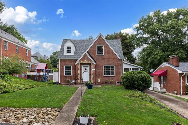 76 Kingston Ave