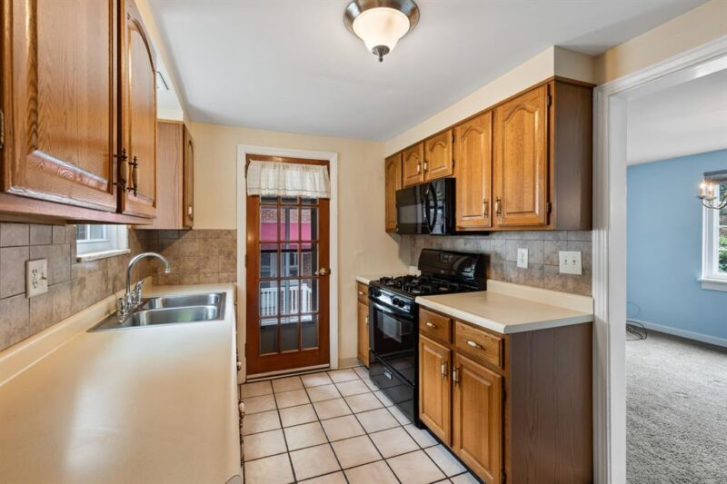 76 Kingston Ave — photo 5