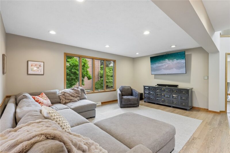 1711 Sturbridge Drive — photo 7