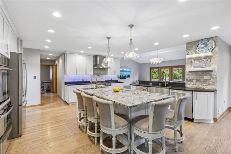 1711 Sturbridge Drive — photo 8