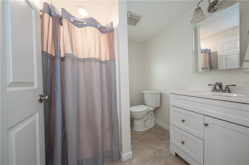 1810 Vanburen — photo 7