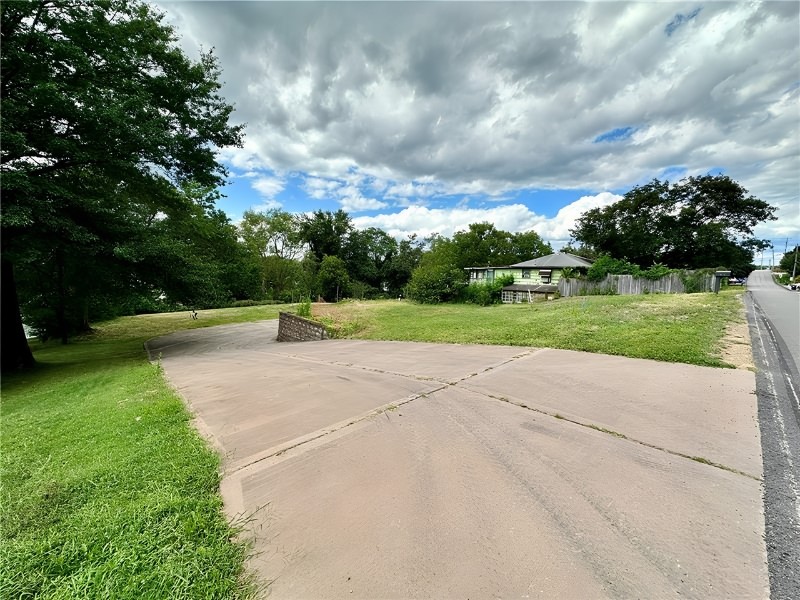 435 Millers Ln — photo 3