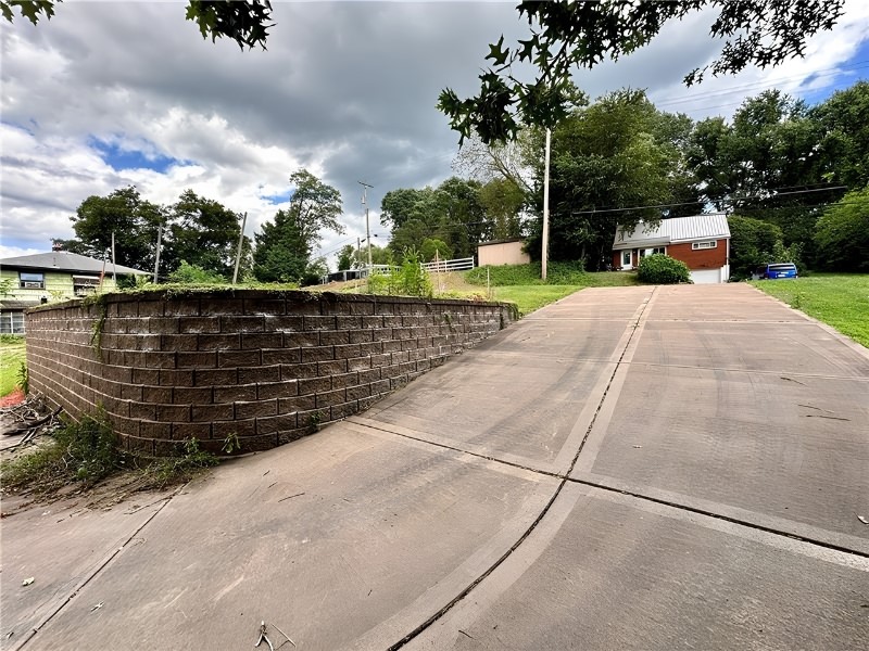 435 Millers Ln — photo 4