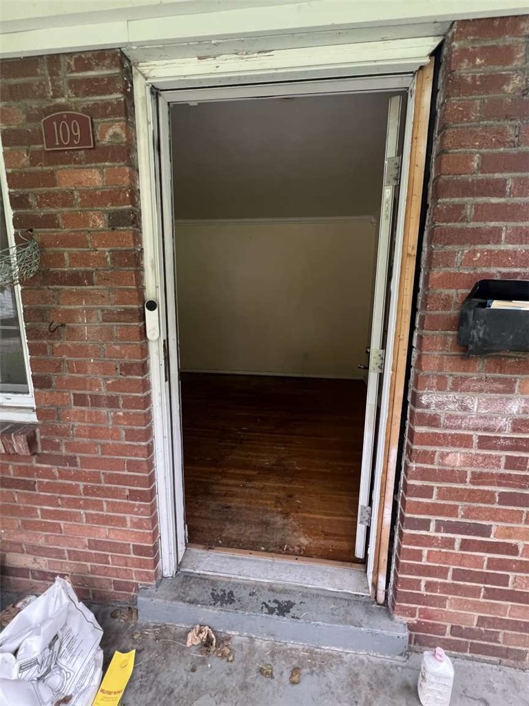 109 Webster Dr — photo 4