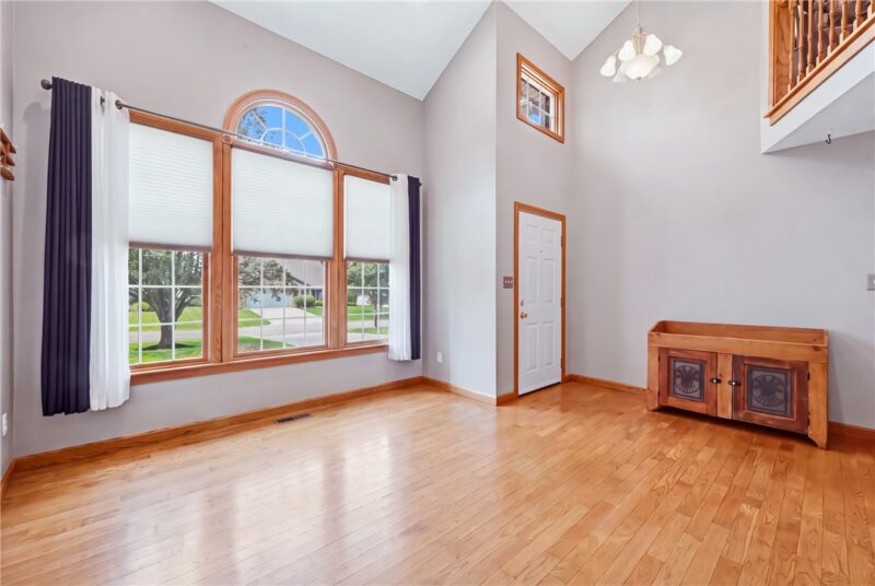 651 Chesapeake Ct — photo 5