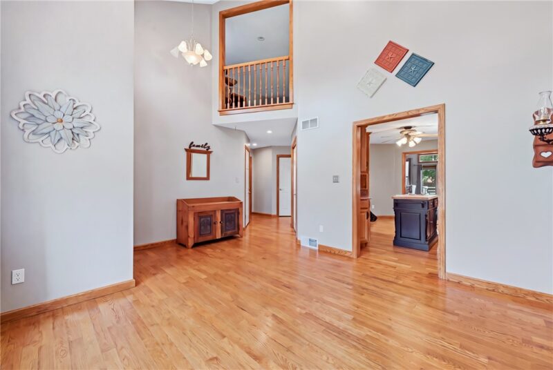 651 Chesapeake Ct — photo 6