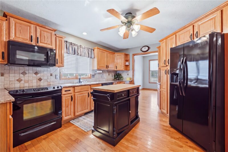 651 Chesapeake Ct — photo 8