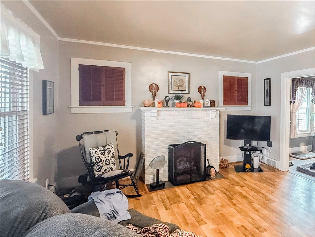 127 E Coffey St — photo 1
