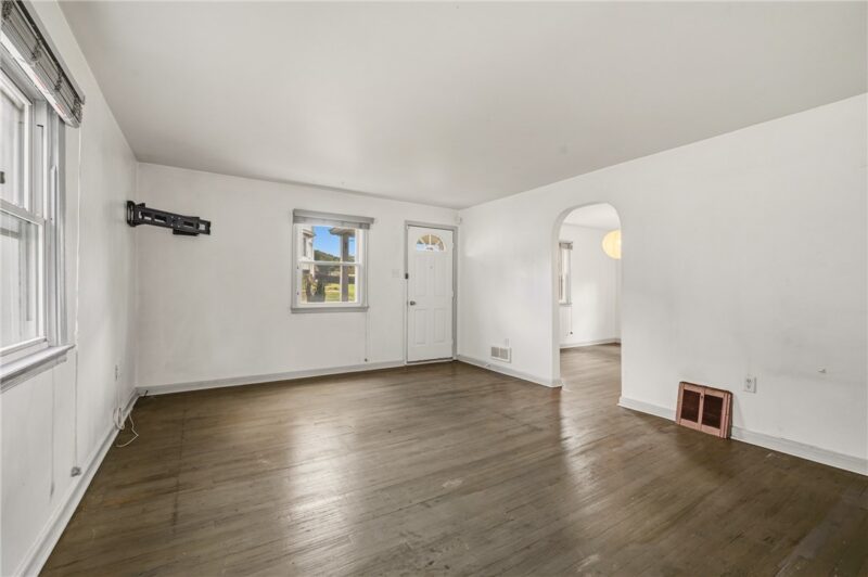 2412 W Main St — photo 3