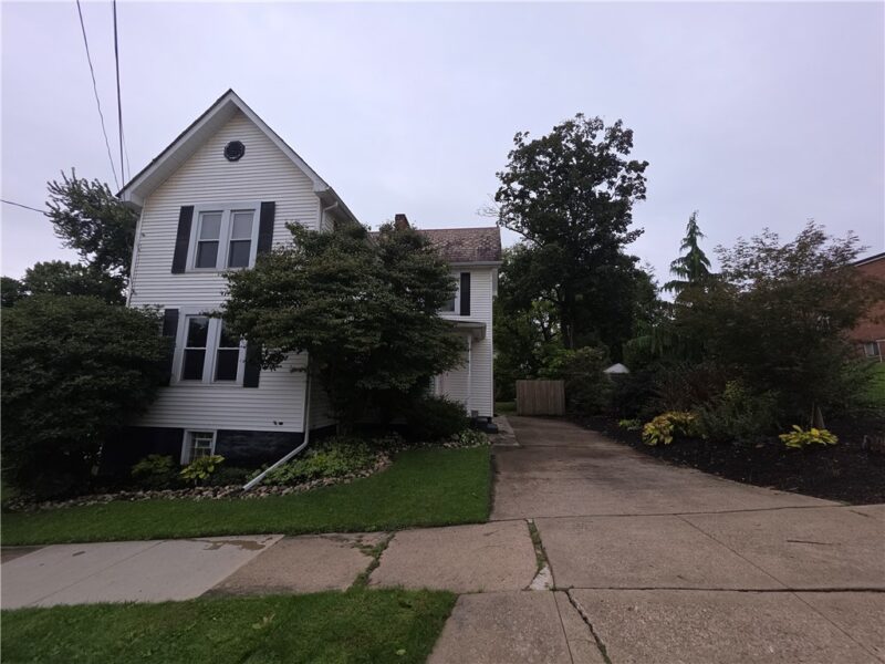 434 Center Avenue