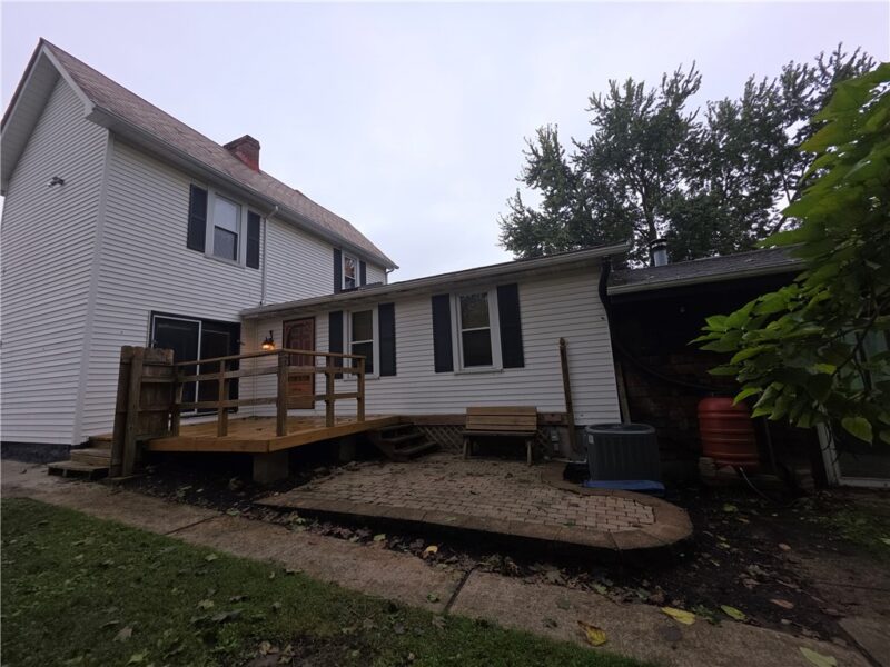 434 Center Avenue — photo 2