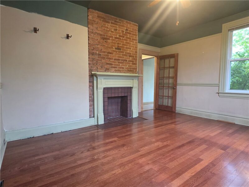434 Center Avenue — photo 8
