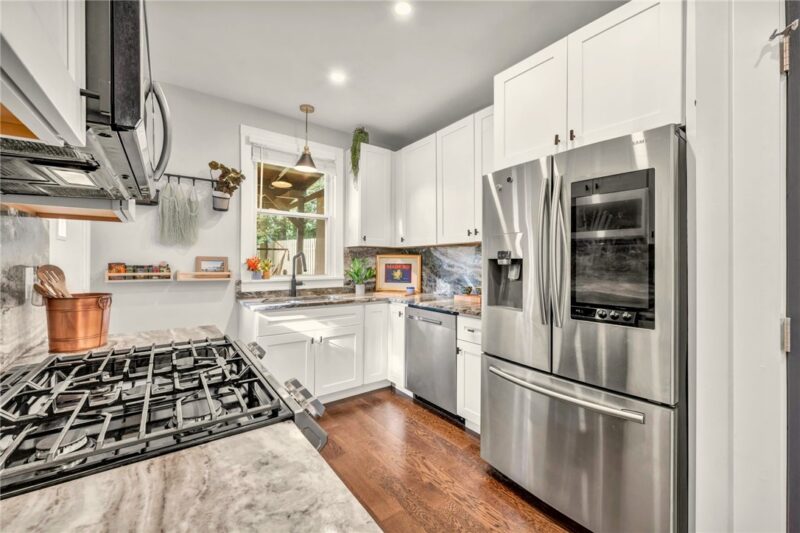 5470 Hillcrest St — photo 4