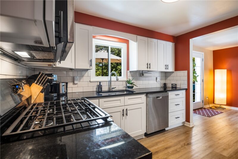 705 Victory Rd — photo 8