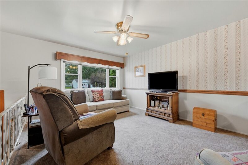 1369 Wakefield Dr — photo 3