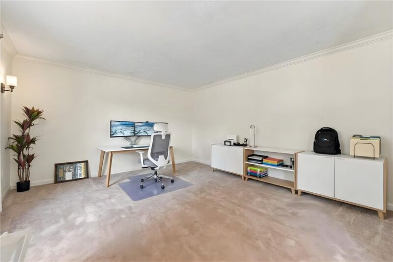221 William Dr — photo 3
