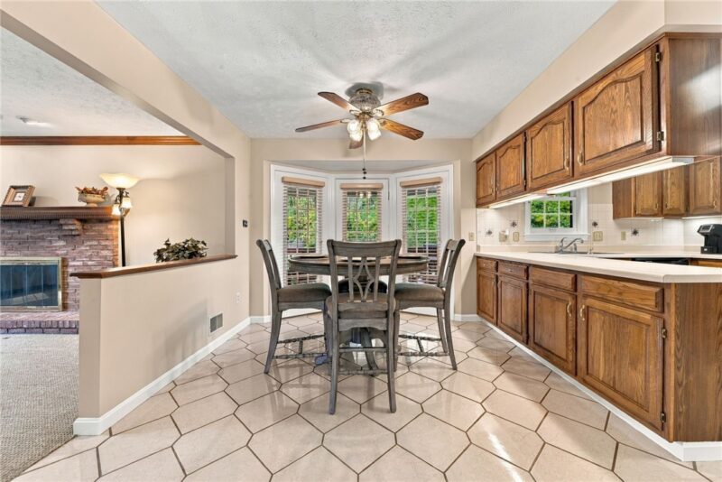221 William Dr — photo 8