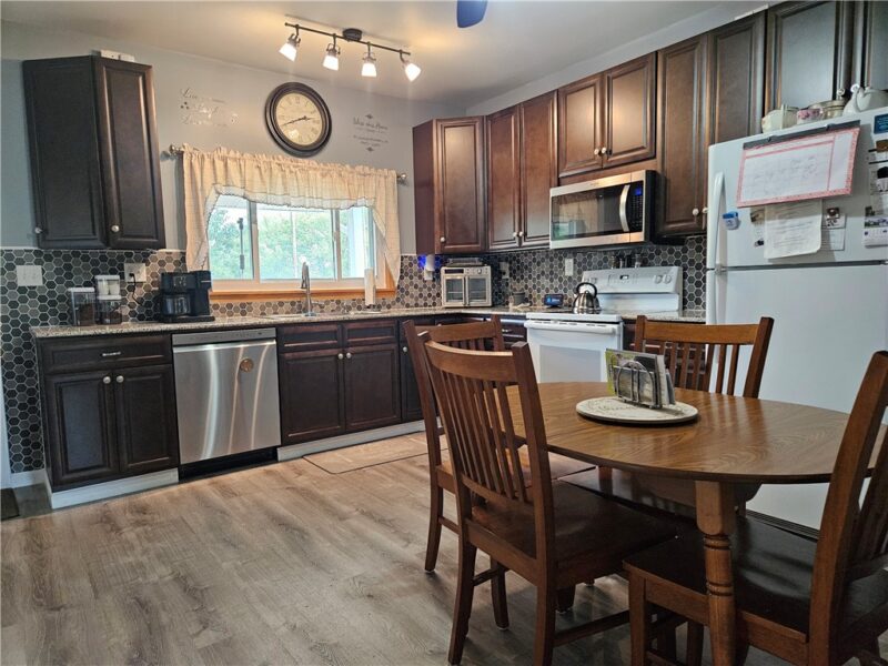115 Green St — photo 3