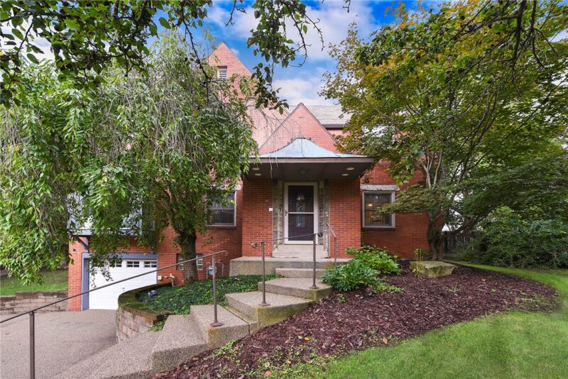 138 Siebert Rd — photo 3