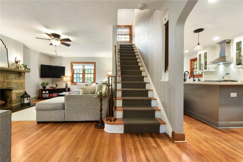 138 Siebert Rd — photo 4