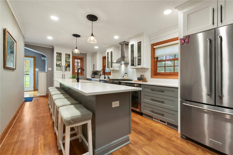 138 Siebert Rd — photo 5