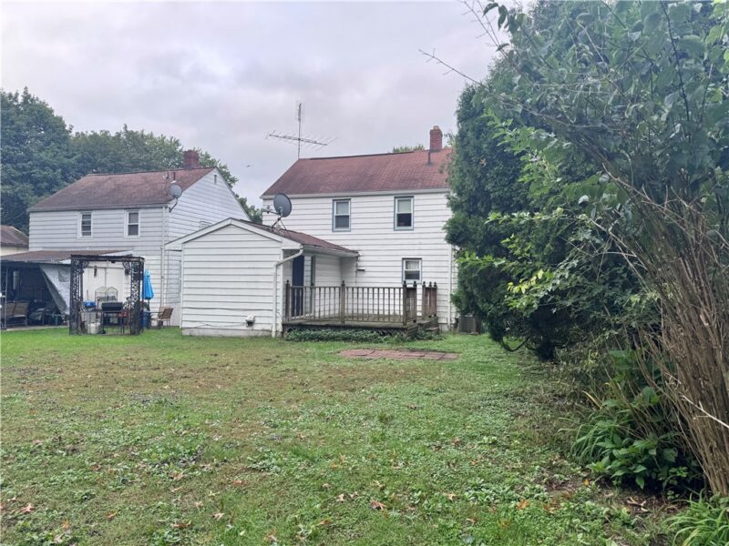 1825 Hall Ave — photo 3
