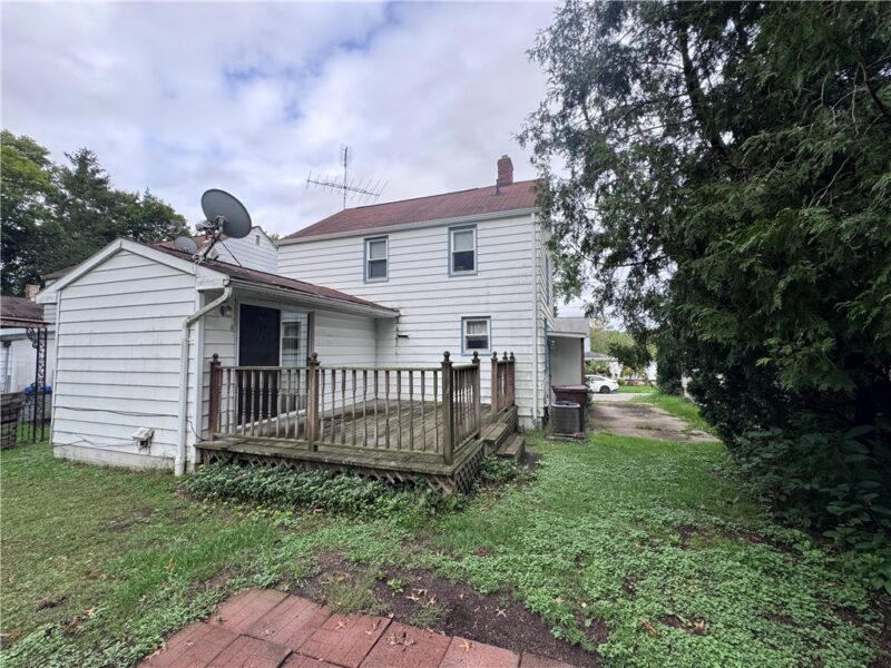 1825 Hall Ave — photo 4