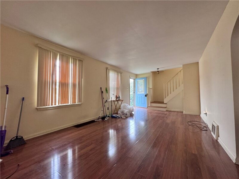 1825 Hall Ave — photo 5
