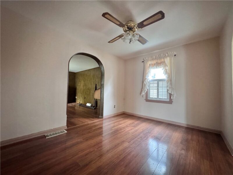 1825 Hall Ave — photo 8