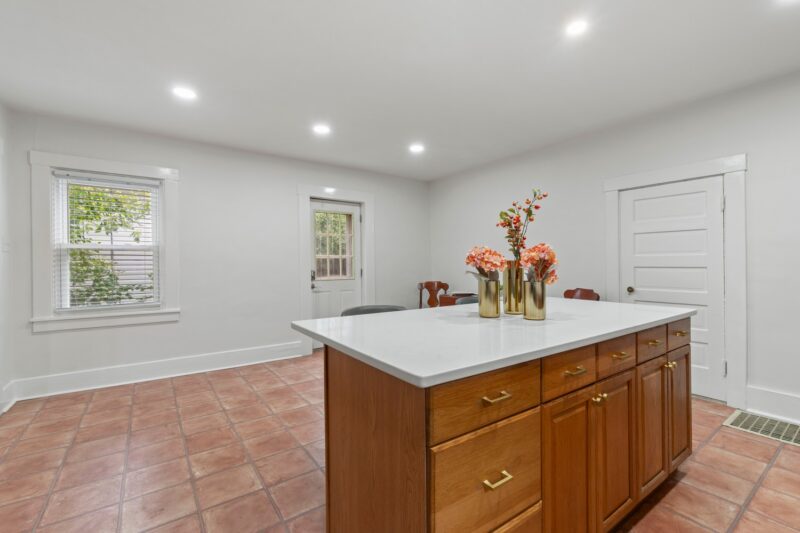 732 Valley Street — photo 6