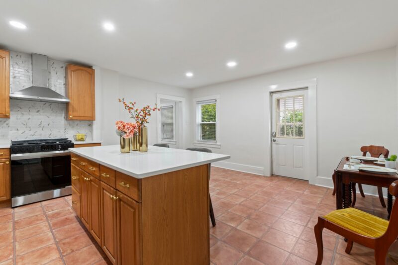 732 Valley Street — photo 8