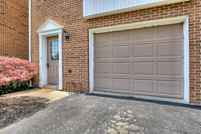 1128 Cranston Drive — photo 2