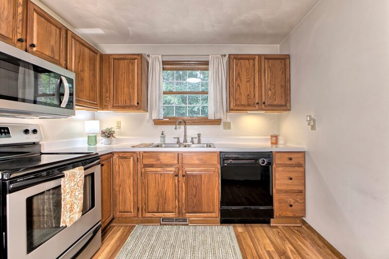 1128 Cranston Drive — photo 3
