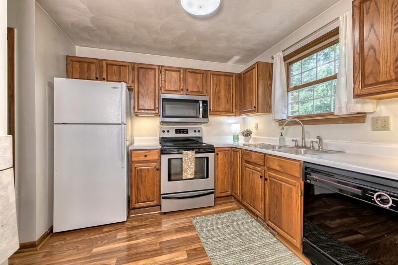 1128 Cranston Drive — photo 4