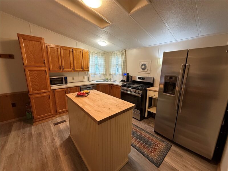 238 Kingston Lane — photo 3