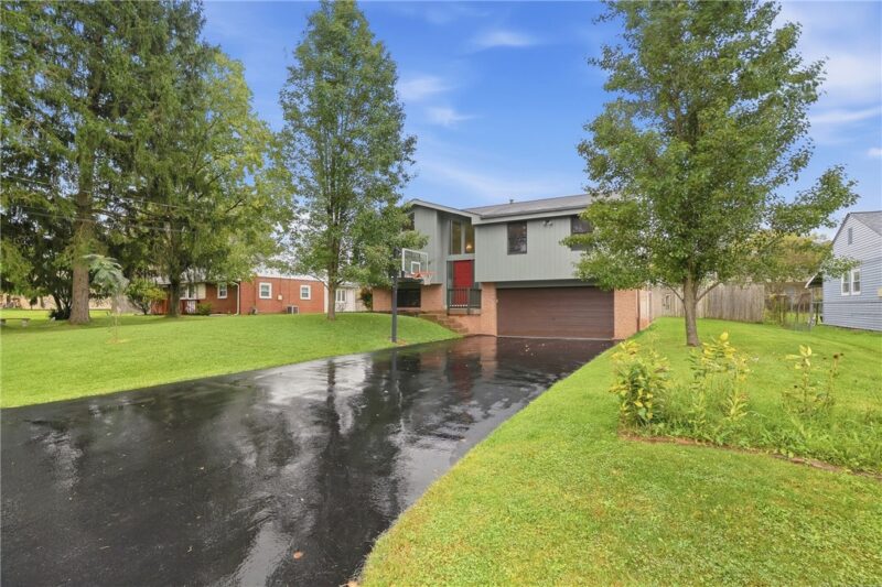 2404 Linden Dr — photo 3