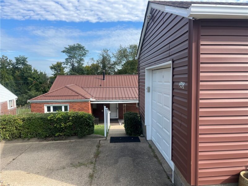 2451 Brodhead Rd — photo 3