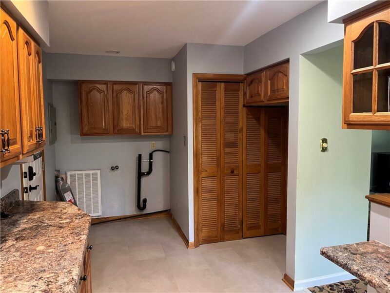 2451 Brodhead Rd — photo 7