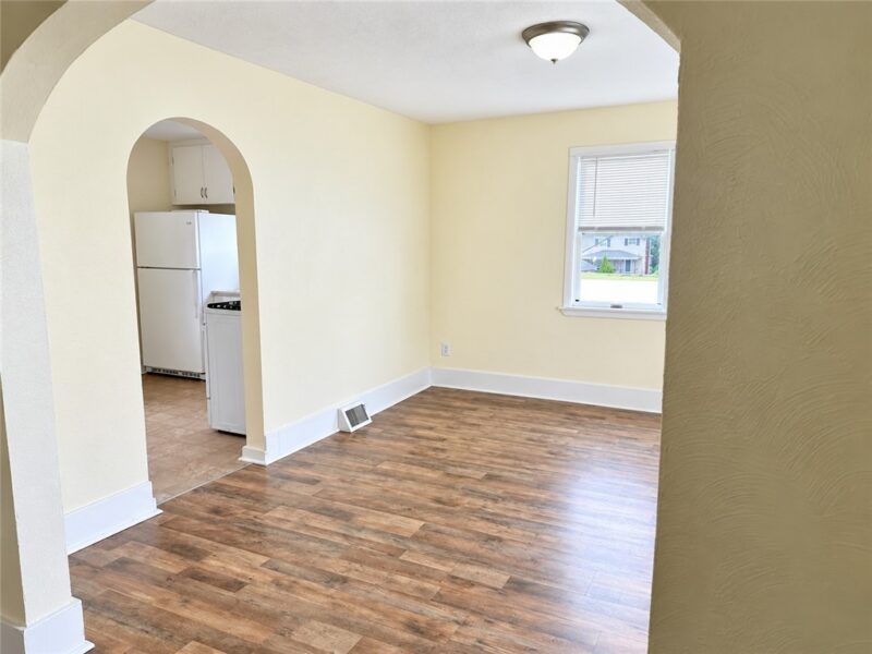 1413 Robbins Ave — photo 4